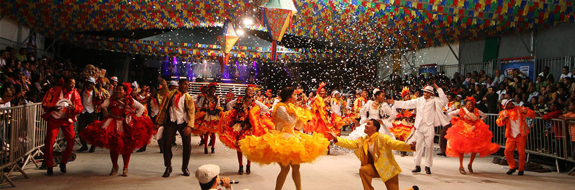 Traditionelle Tänze bei der Festa Junina