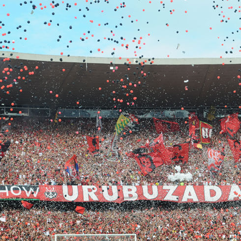 Flamenguistas zelebrieren das Rio Derby im Maracanã